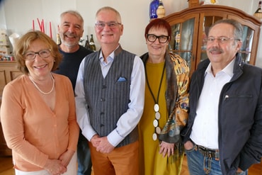 V.li.: Helga El-Kothany (Schriftführerin), Manfred Göpfrich-Gerweck (Leiter der Schriftenreihe), Uli Peter (1. Vorsitzender), Heidrun Lichner (2. Vorsitzende), Otto Papp (Kassier)